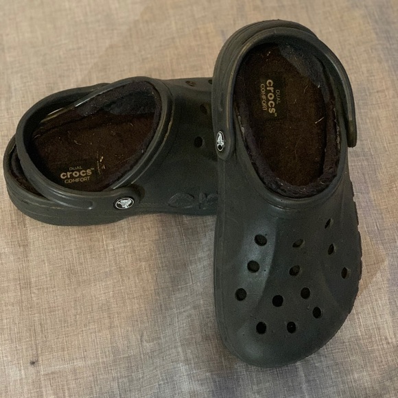 CROCS BLACK CLASSIC LINED CLOG MENS 4 WOMENS 6 - Picture 2 of 4